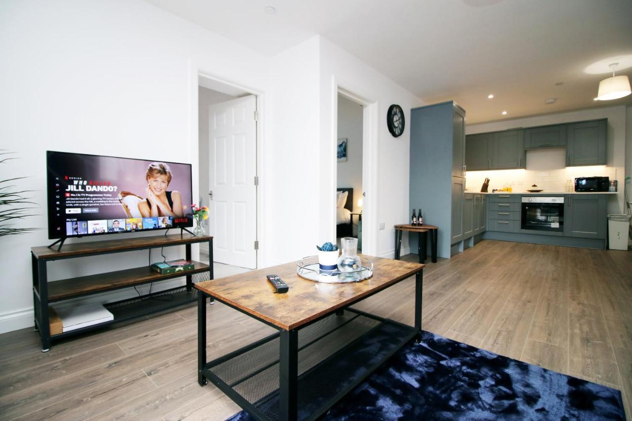 Casa Di Pietra - Cardiff City Centre Apartment With Patio, Free Private Parking Exterior photo